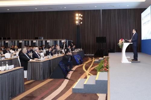 行政長官崔世安出席主題為「推進貿易暢通」的高峰論壇平行會議