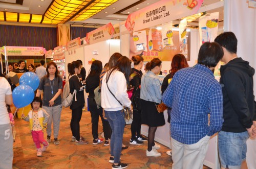 現場共設250個攤位，匯聚眾多香港老字號及新興品牌