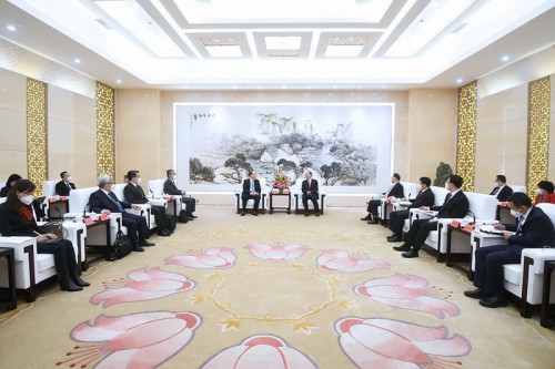 行政長官賀一誠與廣東省委書記黃坤明、省長王偉中在廣州會面